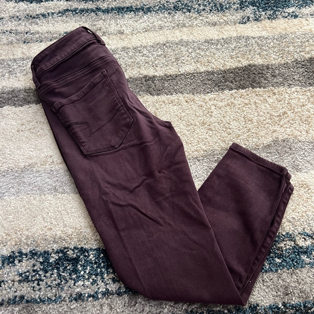 AE HI-rise getting cropped denim